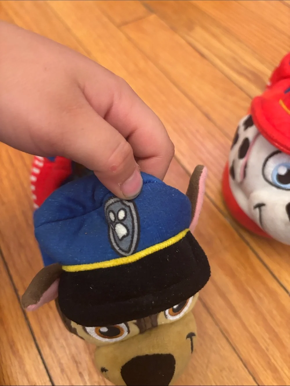 Paw patrol slippers size 9/10